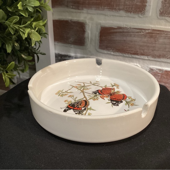🟠 Vintage - Rare - Beautiful Painted Butterflies Designed Ashtray - Unique - Picture 7 of 9
